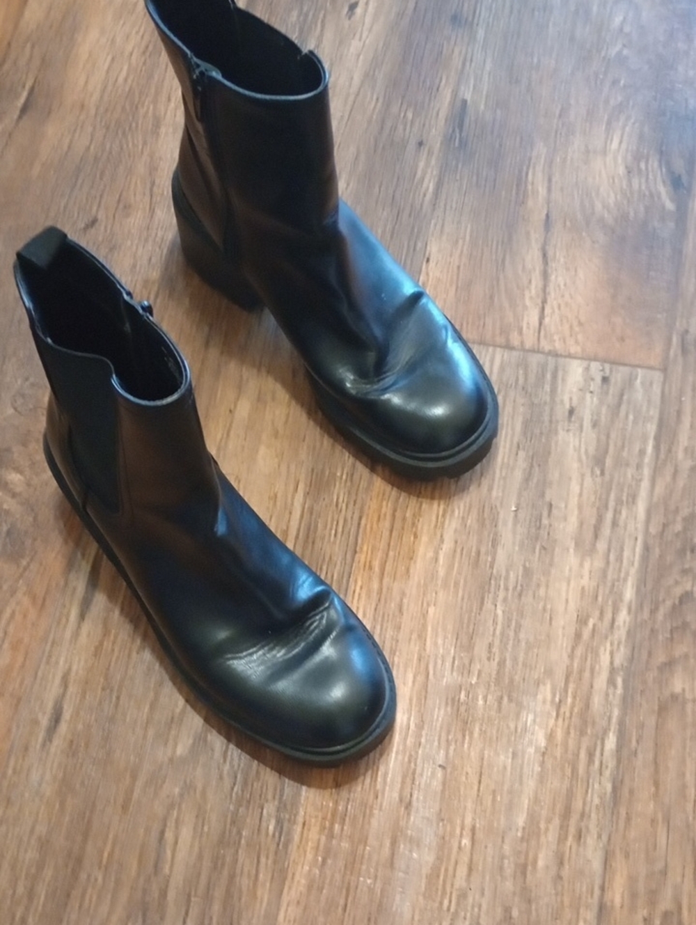 Time and Tru Black Faux Leather Chelsea Lug Sole Chunky Ankle Boots